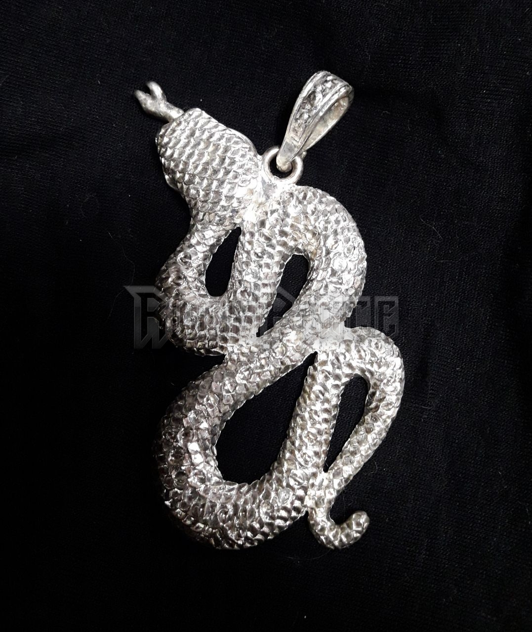 Snake - antikolt medál